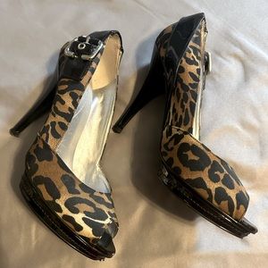 ❌SOLD❌ GUESS CHEETAH HEELS